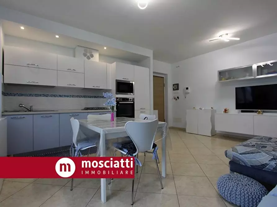 Immagine 3 di Appartamento in vendita  in Via Nannino Crescentini 3 a Esanatoglia