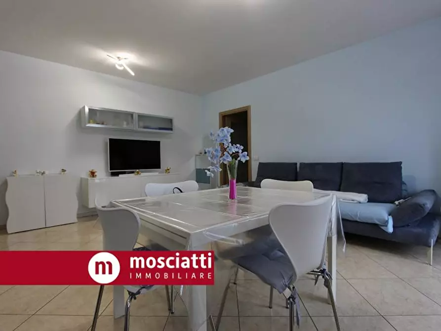 Immagine 6 di Appartamento in vendita  in Via Nannino Crescentini 3 a Esanatoglia