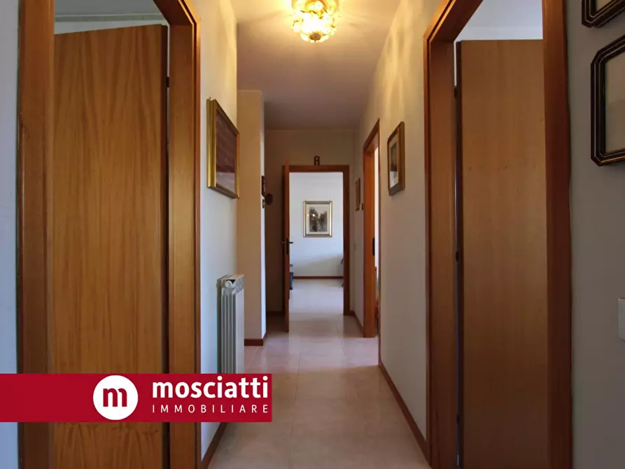 Immagine 10 di Appartamento in vendita  in Via Matteotti 46 a Esanatoglia