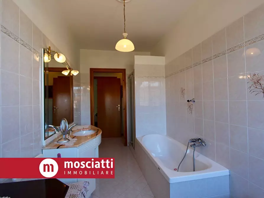 Immagine 12 di Appartamento in vendita  in Via Matteotti 46 a Esanatoglia