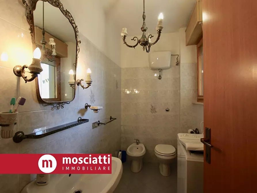 Immagine 13 di Appartamento in vendita  in Via Matteotti 46 a Esanatoglia