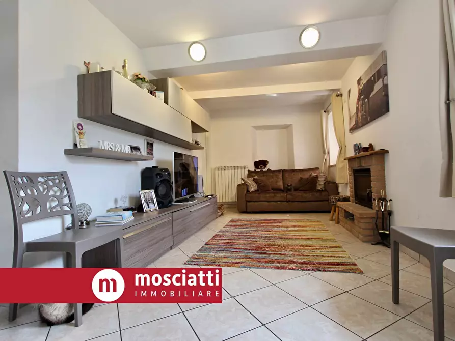 Immagine 1 di Casa indipendente in vendita  in Via San Rocco 8 a Esanatoglia