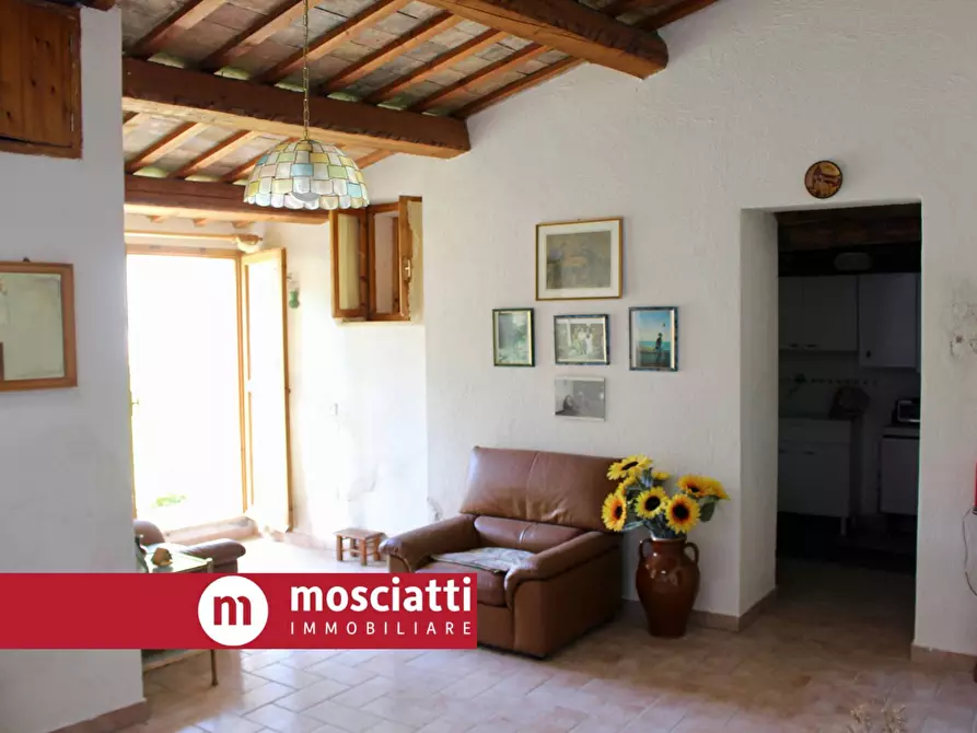 Immagine 1 di Casa indipendente in vendita  in Frazione Rastia a Esanatoglia