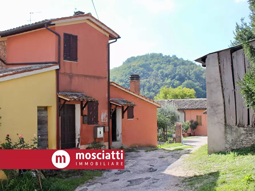 Immagine 1 di Casa indipendente in vendita  in Frazione Rastia a Esanatoglia