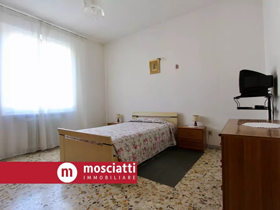 Immagine 9 di Appartamento in vendita  in Via Borgo Nazario Sauro 22 a Esanatoglia