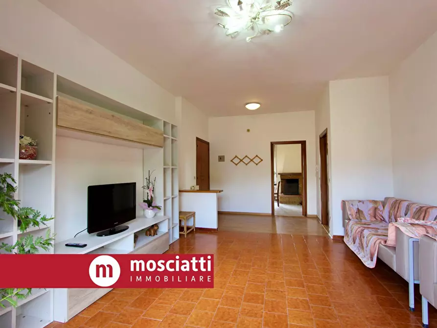 Immagine 3 di Appartamento in vendita  in Via Madonna Dei Pantani 6 a Esanatoglia