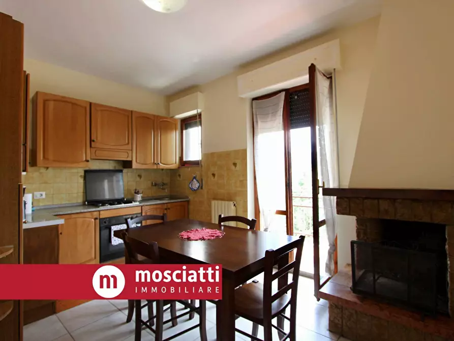 Immagine 8 di Appartamento in vendita  in Via Madonna Dei Pantani 6 a Esanatoglia
