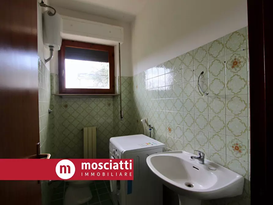 Immagine 15 di Appartamento in vendita  in Via Madonna Dei Pantani 6 a Esanatoglia