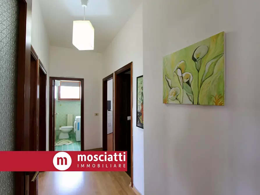 Immagine 10 di Appartamento in vendita  in Via Madonna Dei Pantani 6 a Esanatoglia