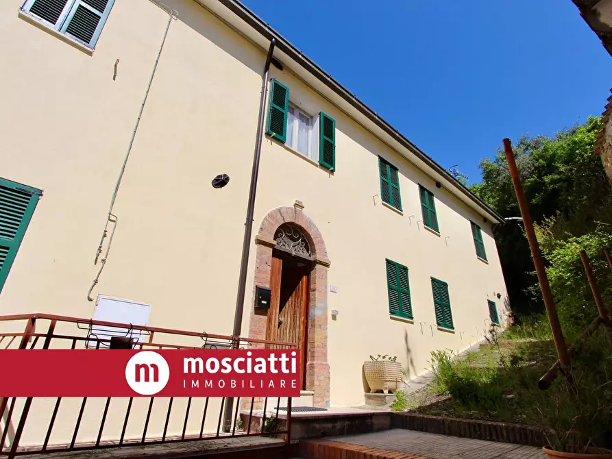 Immagine 1 di Casa indipendente in vendita  in Località Acquosi 22 a Castelraimondo