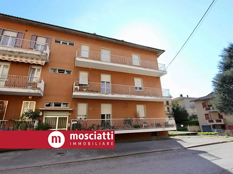 Immagine 2 di Appartamento in vendita  in Via B. G. Finaguerra 2 a Esanatoglia