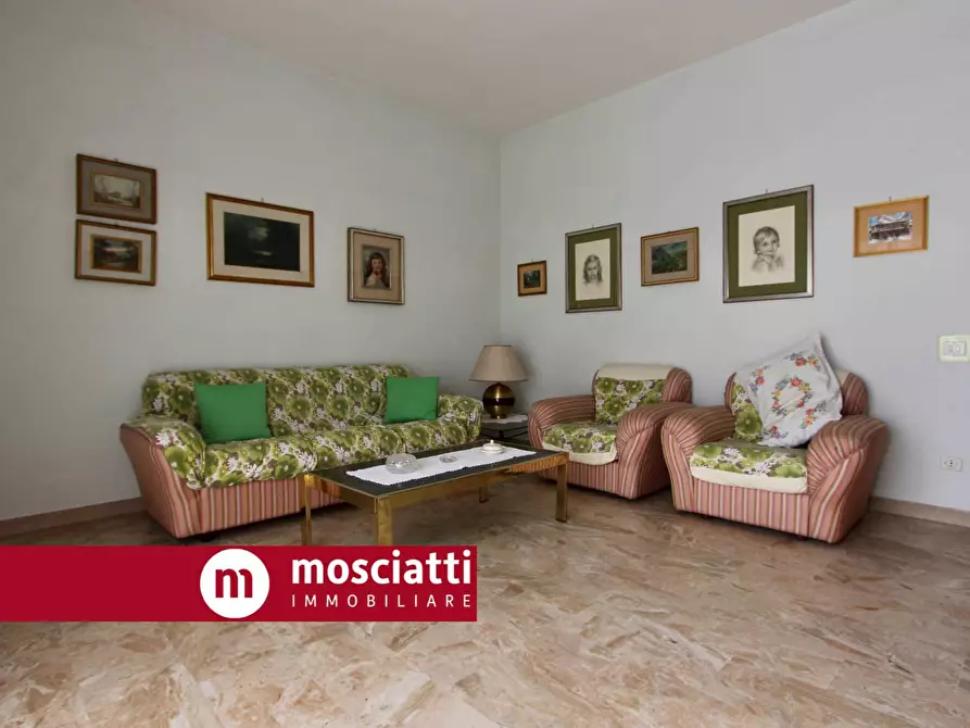 Immagine 10 di Appartamento in vendita  in Via B. G. Finaguerra 2 a Esanatoglia