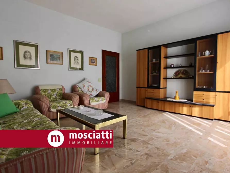 Immagine 11 di Appartamento in vendita  in Via B. G. Finaguerra 2 a Esanatoglia