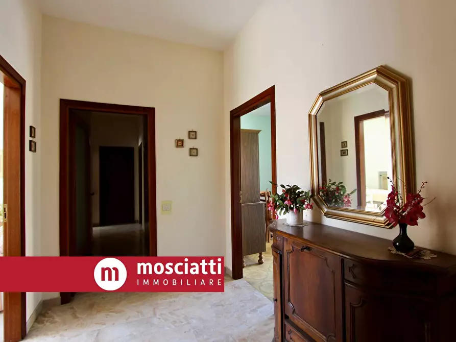 Immagine 3 di Appartamento in vendita  in Via B. G. Finaguerra 2 a Esanatoglia