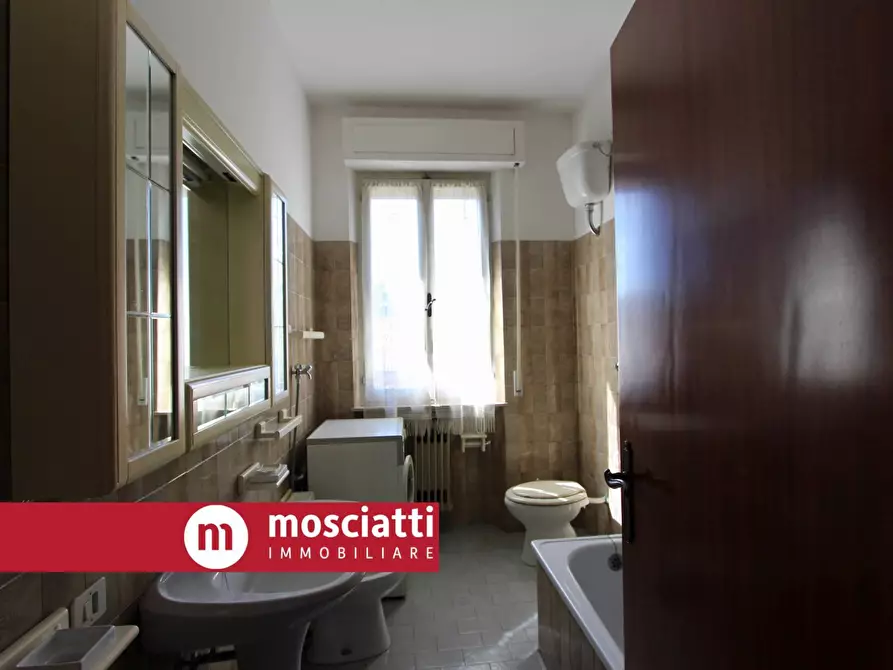 Immagine 15 di Appartamento in vendita  in Via B. G. Finaguerra 2 a Esanatoglia