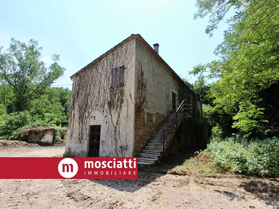 Immagine 7 di Locale commerciale in vendita  in Mistrianello a Esanatoglia