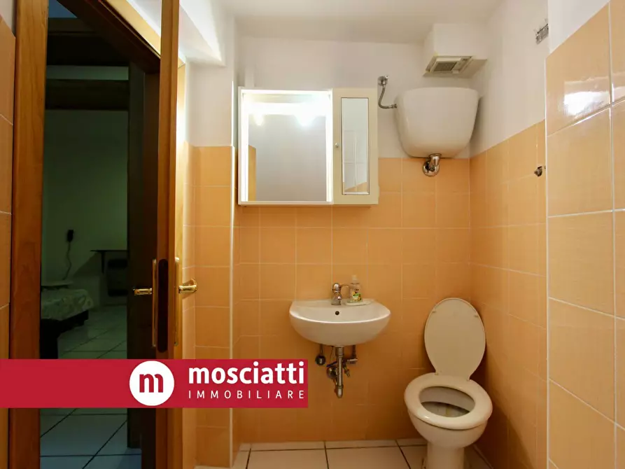 Immagine 16 di Casa indipendente in vendita  in Vicolo Case Bruciate 8 a Esanatoglia
