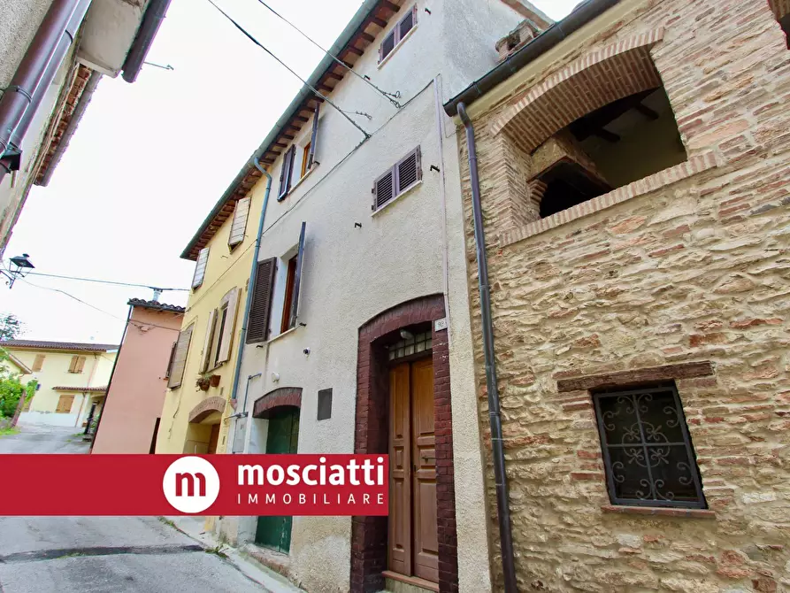 Immagine 1 di Casa indipendente in vendita  in Via Piane 92 a Esanatoglia