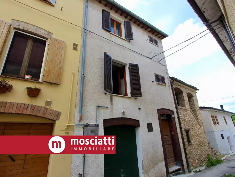 Immagine 2 di Casa indipendente in vendita  in Via Piane 92 a Esanatoglia