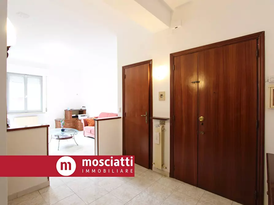 Immagine 4 di Appartamento in vendita  in Corso Italia 4 a Esanatoglia