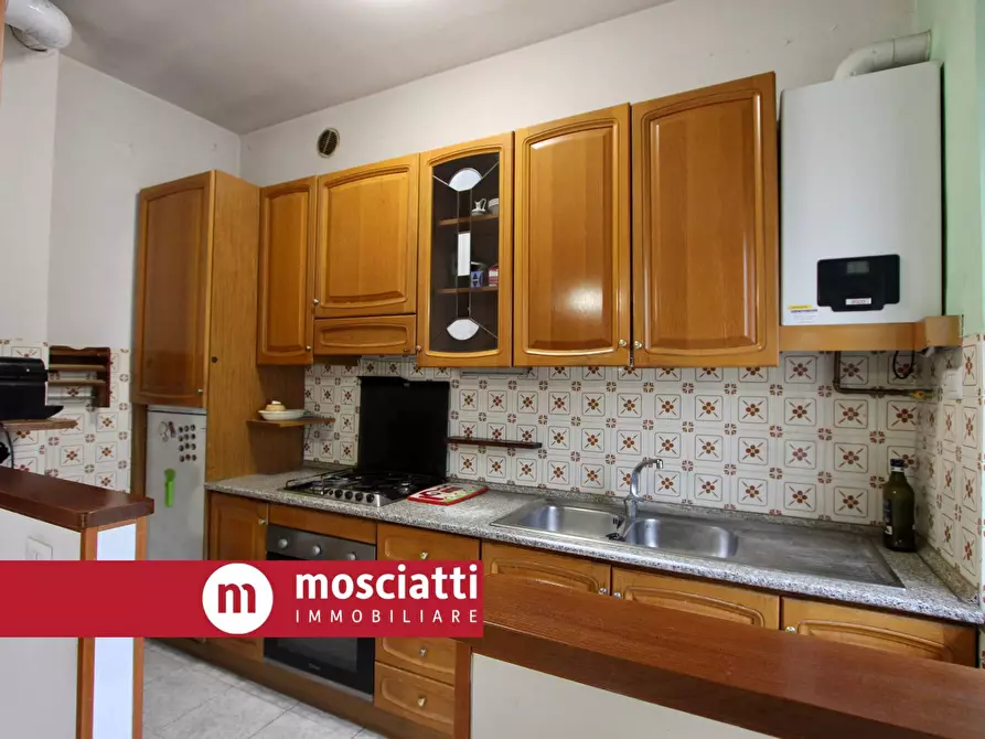 Immagine 9 di Appartamento in vendita  in Corso Italia 4 a Esanatoglia