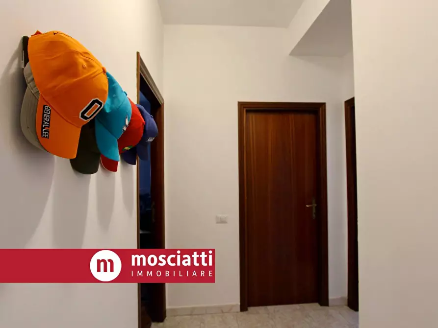 Immagine 10 di Appartamento in vendita  in Corso Italia 4 a Esanatoglia