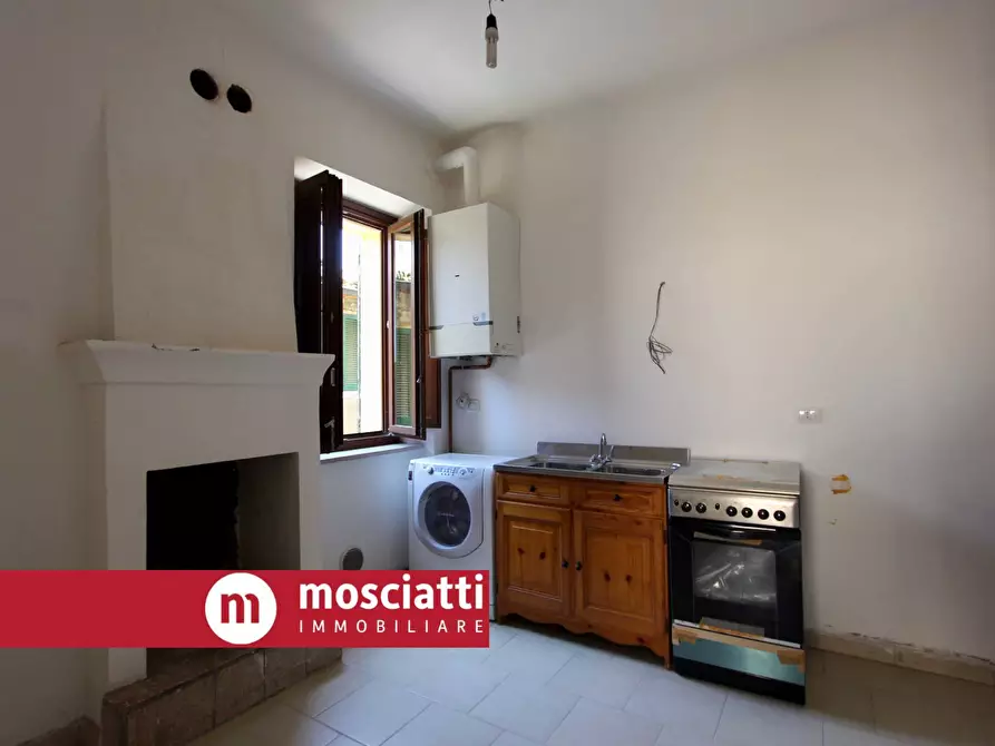 Immagine 10 di Appartamento in vendita  in Via Venezian 79 a Esanatoglia