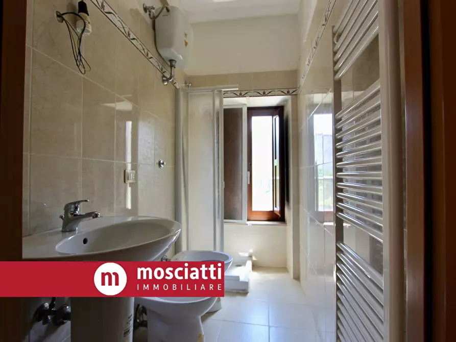 Immagine 13 di Appartamento in vendita  in Via Venezian 79 a Esanatoglia