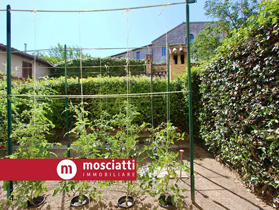 Immagine 14 di Appartamento in vendita  in Via Venezian 79 a Esanatoglia