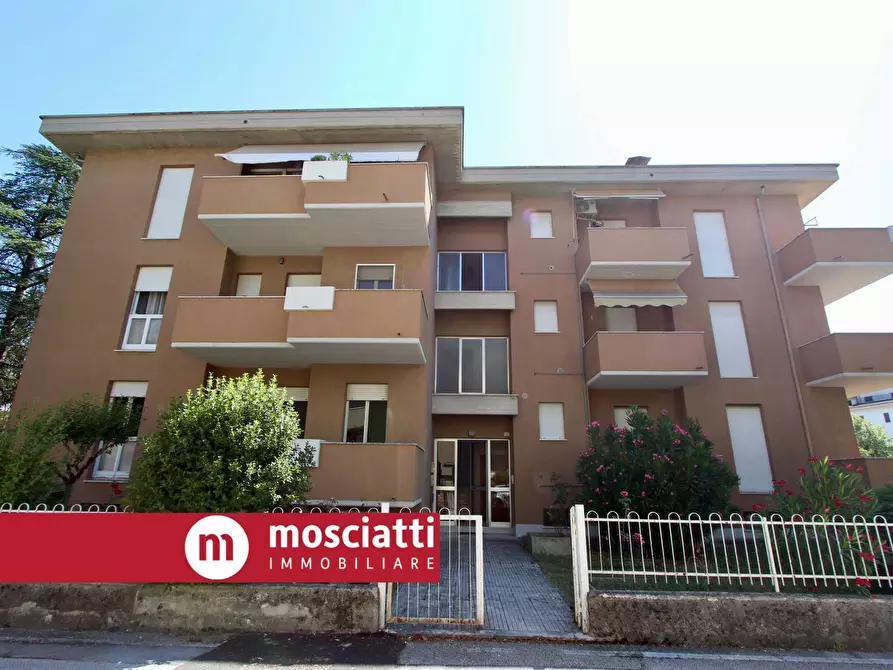 Immagine 2 di Appartamento in vendita  in Via Paris Scipione 8 a Esanatoglia
