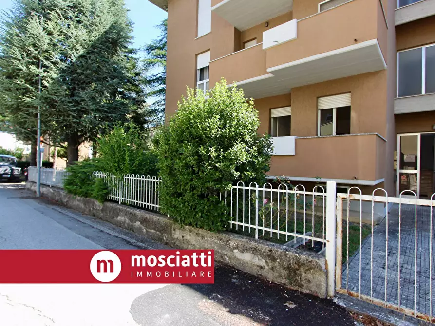 Immagine 3 di Appartamento in vendita  in Via Paris Scipione 8 a Esanatoglia