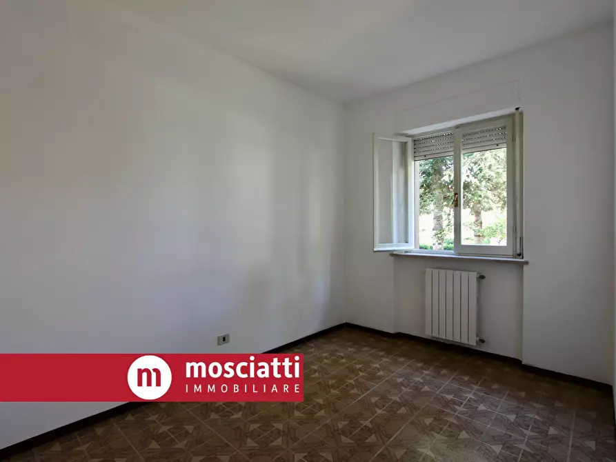 Immagine 13 di Appartamento in vendita  in Via Paris Scipione 8 a Esanatoglia