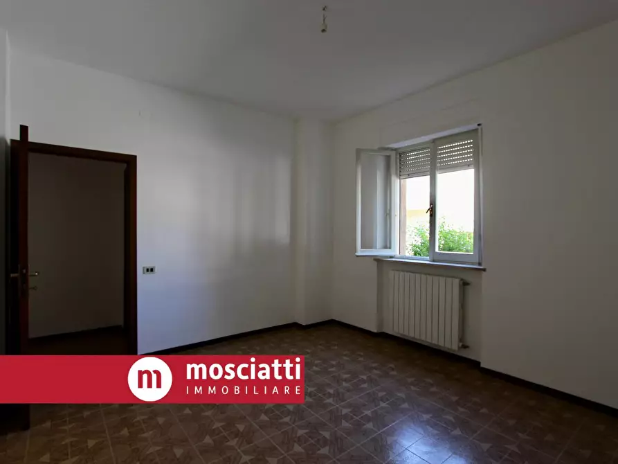 Immagine 14 di Appartamento in vendita  in Via Paris Scipione 8 a Esanatoglia