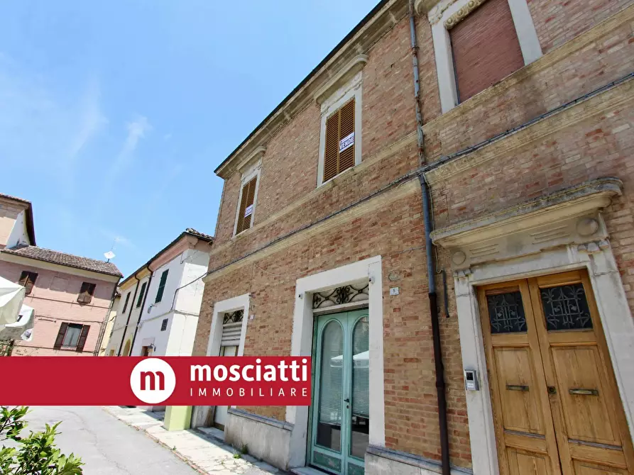 Immagine 3 di Palazzo in vendita  in Spiazzo Beata Mattia a Esanatoglia