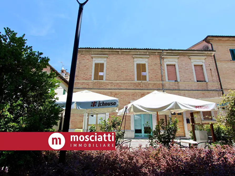 Immagine 4 di Palazzo in vendita  in Spiazzo Beata Mattia a Esanatoglia