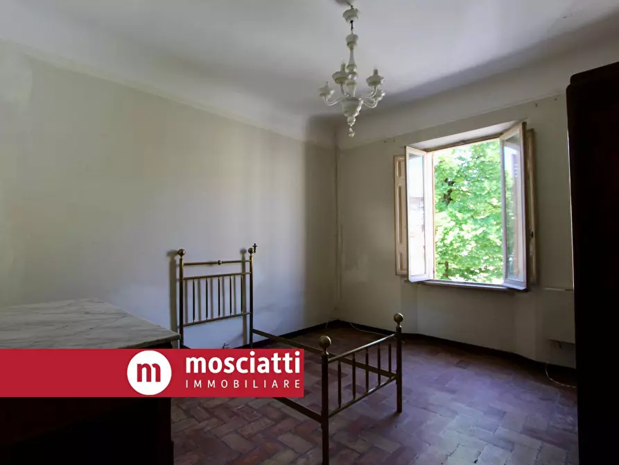 Immagine 9 di Palazzo in vendita  in Spiazzo Beata Mattia a Esanatoglia