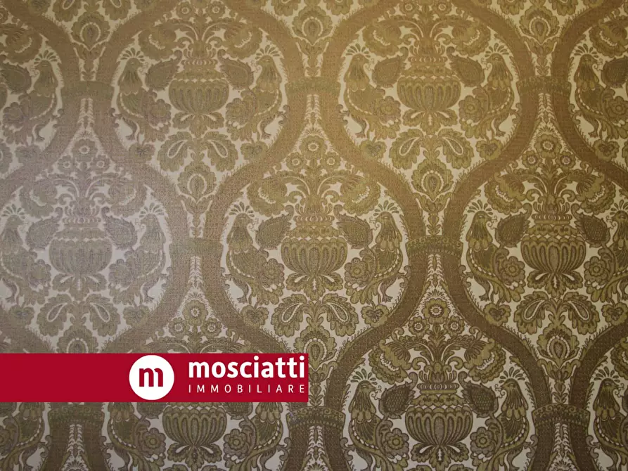 Immagine 10 di Palazzo in vendita  in Spiazzo Beata Mattia a Esanatoglia