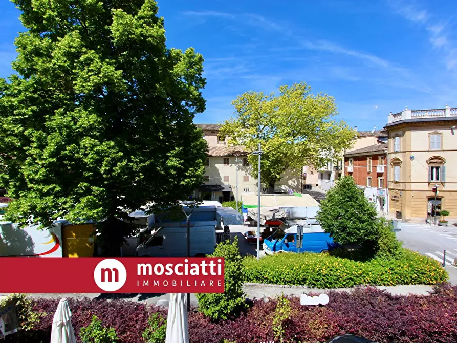 Immagine 11 di Palazzo in vendita  in Spiazzo Beata Mattia a Esanatoglia