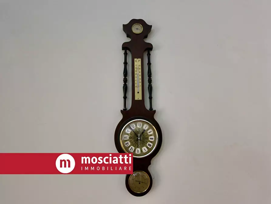 Immagine 12 di Palazzo in vendita  in Spiazzo Beata Mattia a Esanatoglia