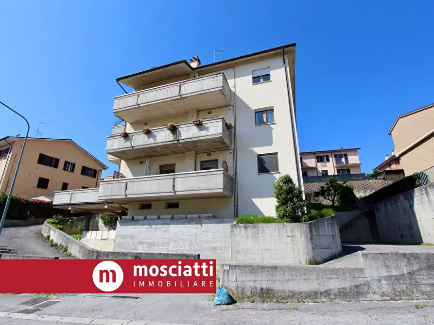 Immagine 2 di Appartamento in vendita  in Via Carducci 35 a Castelraimondo