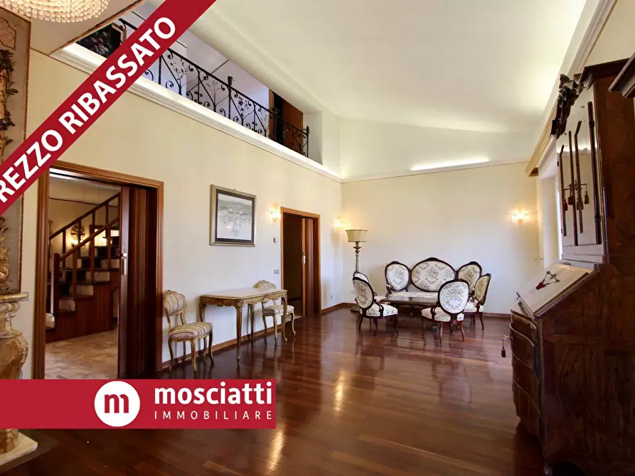Immagine 1 di Multiproprietà in vendita  in Via Roma 55 a Esanatoglia