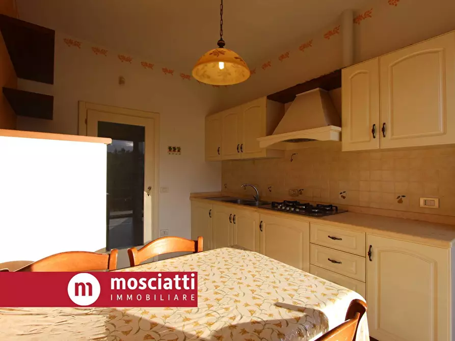 Immagine 11 di Appartamento in vendita  in Via Gentile Da Fabriano a Esanatoglia