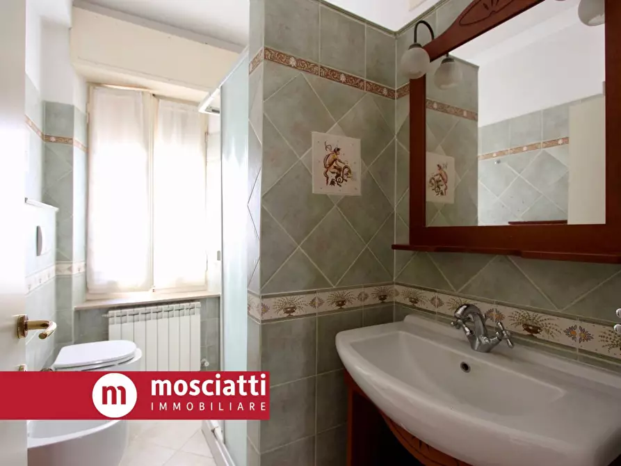 Immagine 16 di Appartamento in vendita  in Via Gentile Da Fabriano a Esanatoglia