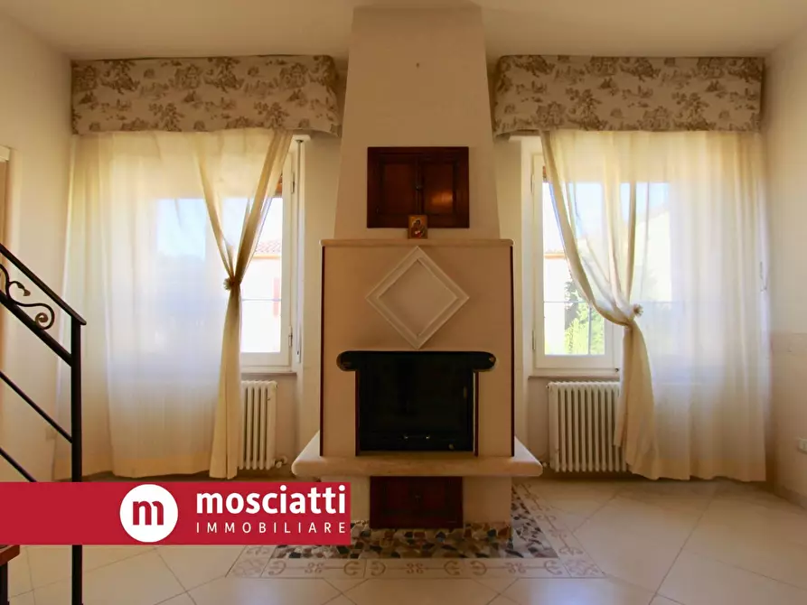 Immagine 8 di Appartamento in vendita  in Via Gentile Da Fabriano a Esanatoglia