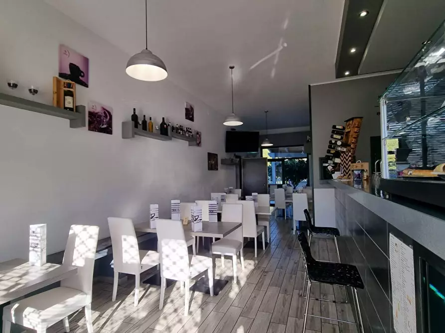 Immagine 2 di Attività commerciale in vendita  in Via Roma a Gonnesa