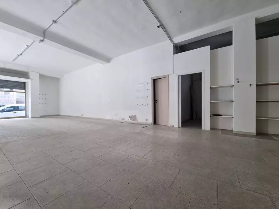 Immagine 3 di Locale commerciale in vendita  in Via Cilea a Quartu Sant'elena