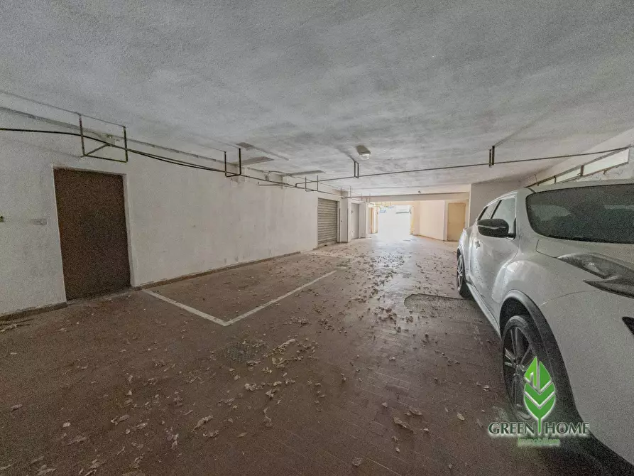 Immagine 1 di Box auto in vendita  in Via Montello a Cagliari