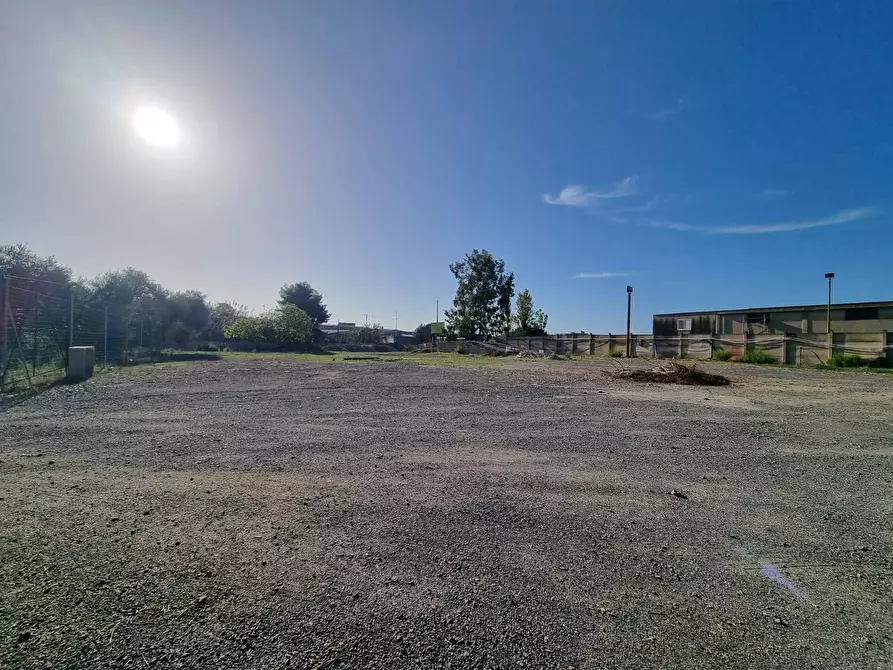 Immagine 1 di Locale commerciale in vendita  in Via Dell'Agricoltura a Cagliari