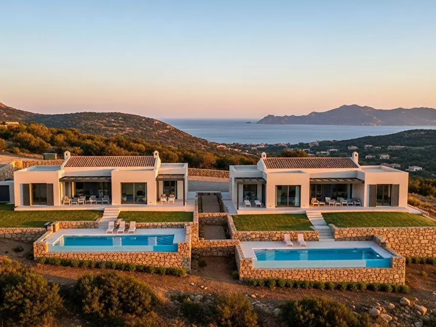 Immagine 1 di Terreno residenziale in vendita  in Via Dei Carrubi a Quartu Sant'elena