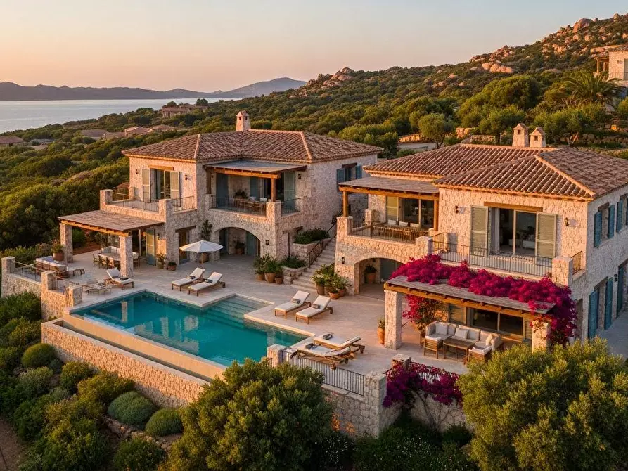 Immagine 2 di Terreno residenziale in vendita  in Via Dei Carrubi a Quartu Sant'elena